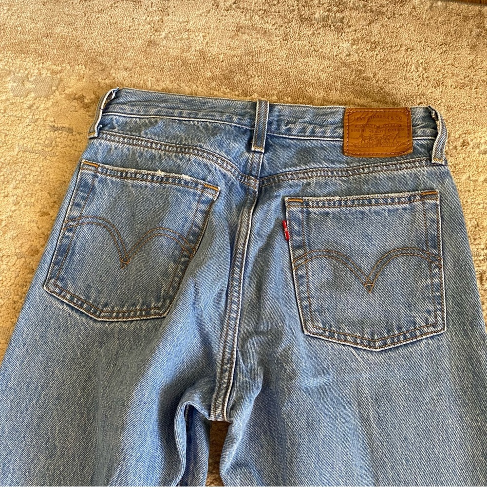 Levi’s Wedgie Button Fly Straight Leg Jeans High Waist 100% Cotton Medium Wash - Picture 12 of 13